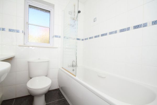 Shower Window Replacement in El Cajon